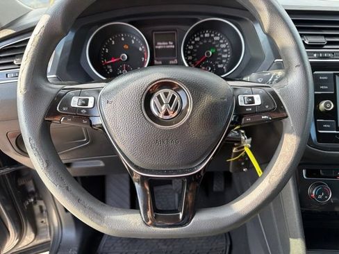 Used 2021 Volkswagen Tiguan S FWD image 31