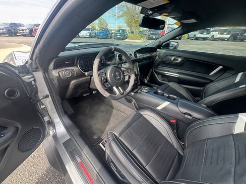 Used 2020 Ford Mustang Shelby GT500 w/ Technology Package RWD image 16