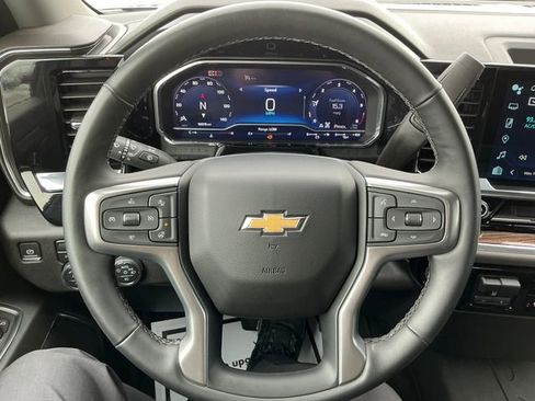 Used 2024 Chevrolet Silverado 2500 LT image 4