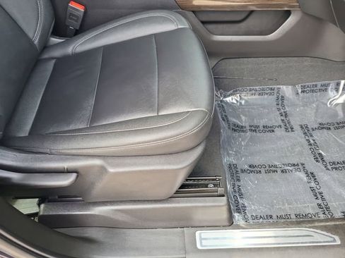 Used 2024 Chevrolet Silverado 1500 LT Trail Boss w/ Convenience Package II image 18