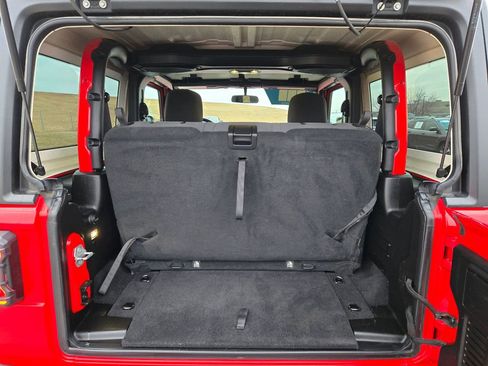 Used 2019 Jeep Wrangler Sport S image 28