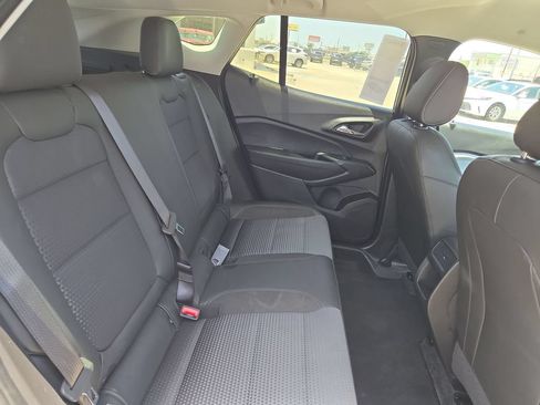 Used 2025 Chevrolet Trax LT w/ LT Convenience Package FWD image 28