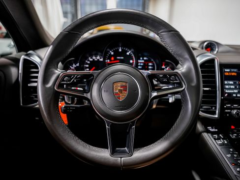 Used 2015 Porsche Cayenne Diesel image 10