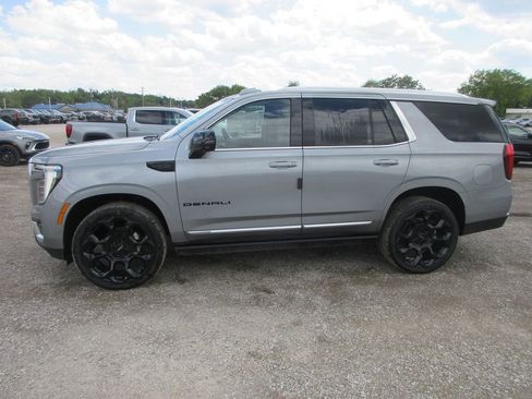 New 2026 GMC Yukon Denali w/ Denali Reserve Package AWD/4WD image 7