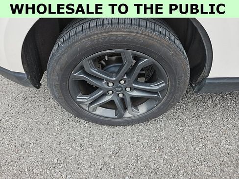 Used 2018 Ford Edge SEL w/ Equipment Group 201A image 10