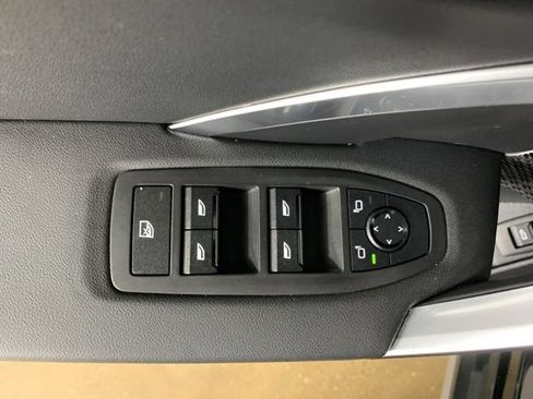 Used 2025 BMW X1 xDrive28i AWD/4WD image 18