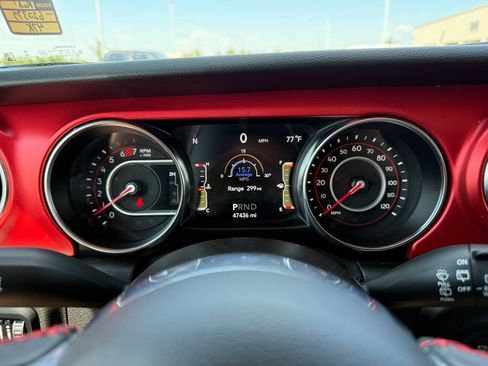 Used 2021 Jeep Wrangler Unlimited Rubicon AWD/4WD image 10