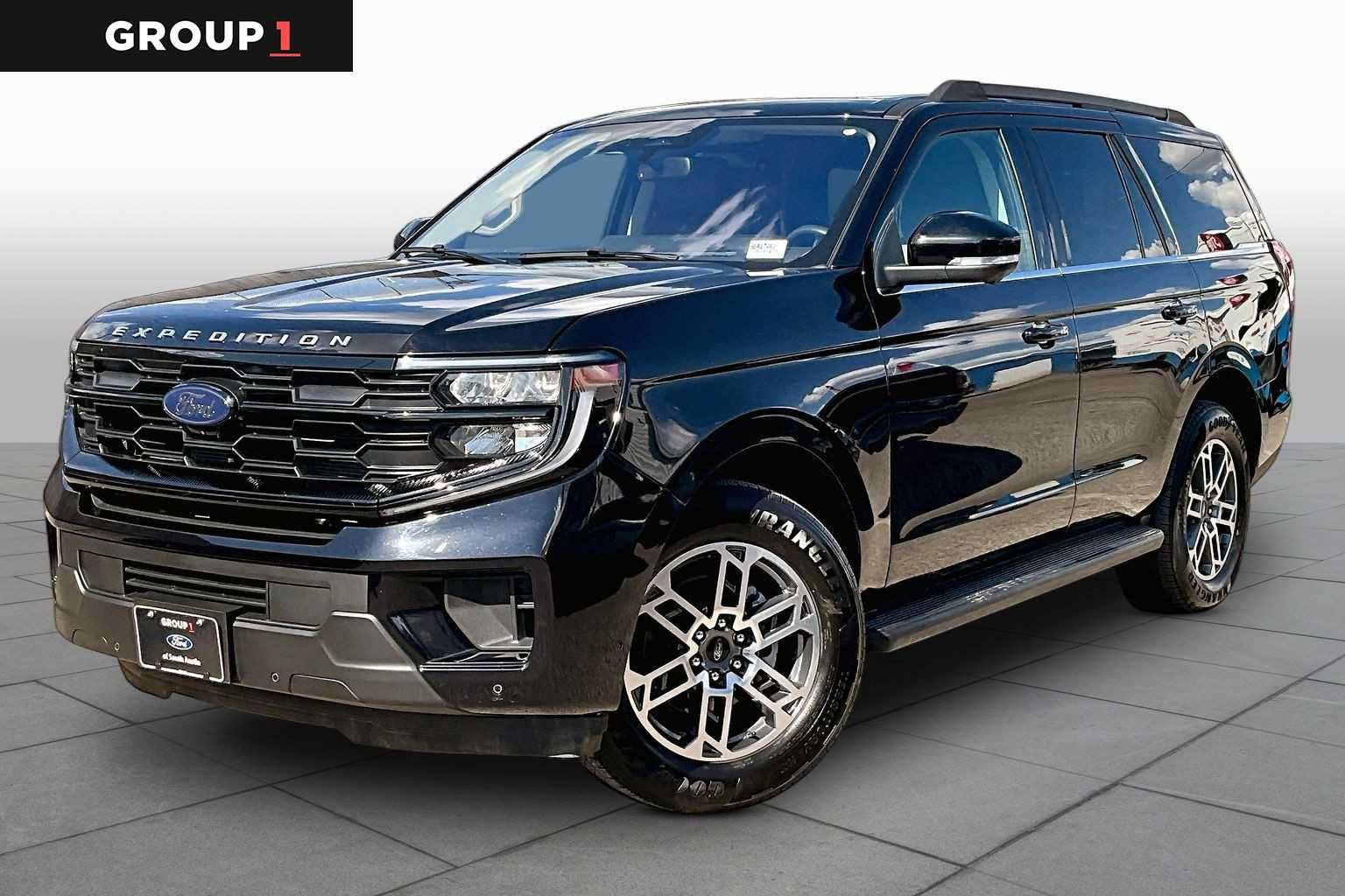 Used 2025 Ford Expedition Active RWD image 1