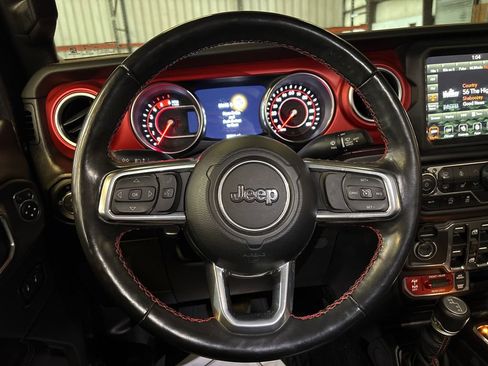 Used 2022 Jeep Gladiator Rubicon w/ Cold Weather Group AWD/4WD image 14