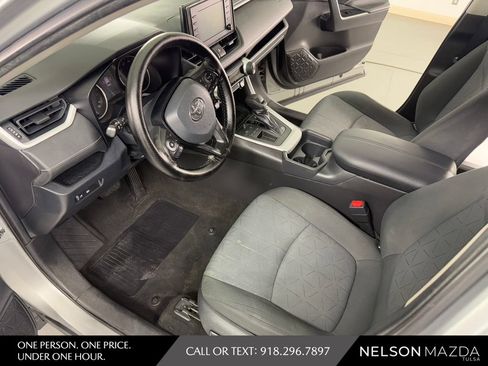 Used 2020 Toyota RAV4 XLE FWD image 20