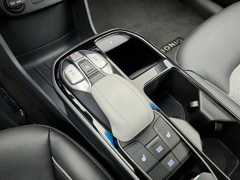 Used 2020 Hyundai Ioniq Limited image 17