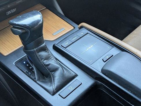 Used 2020 Lexus ES 350 w/ Luxury Package image 11