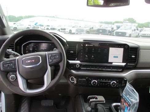 New 2026 GMC Sierra 1500 SLT w/ SLT Premium Package AWD/4WD image 13