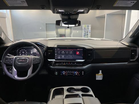 Used 2024 GMC Sierra 1500 Elevation image 34
