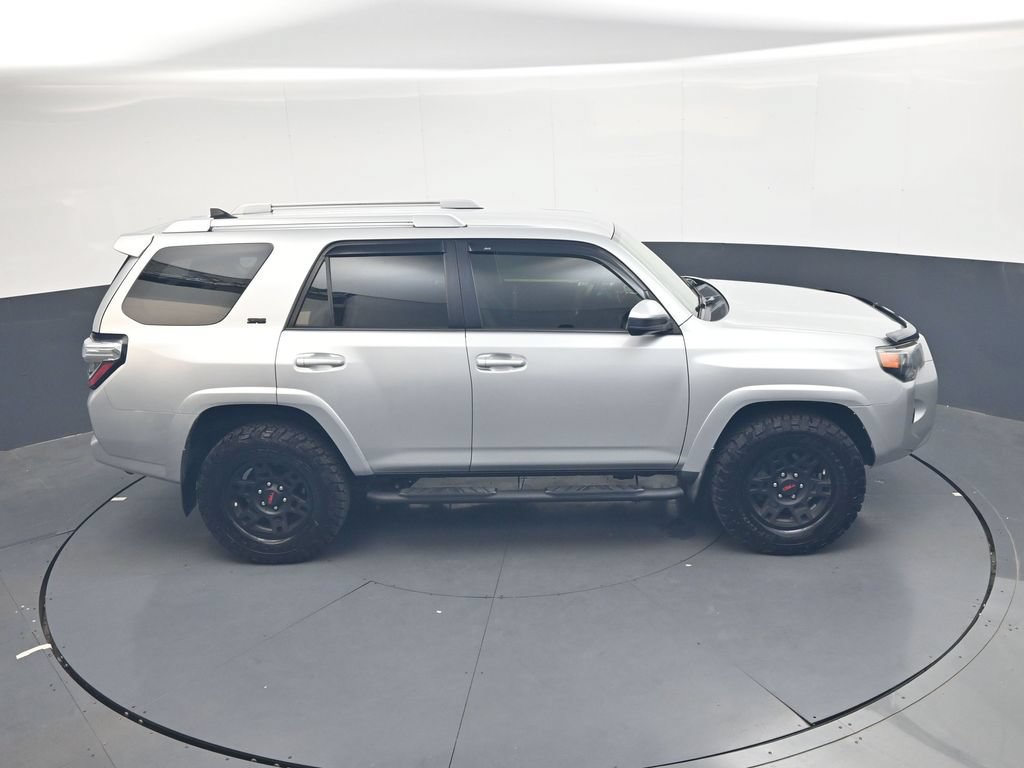 Used 2017 Toyota 4Runner SR5 AWD/4WD image 24