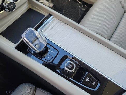 New 2026 Volvo XC60 B5 Ultra w/ Protection Package Premier image 10