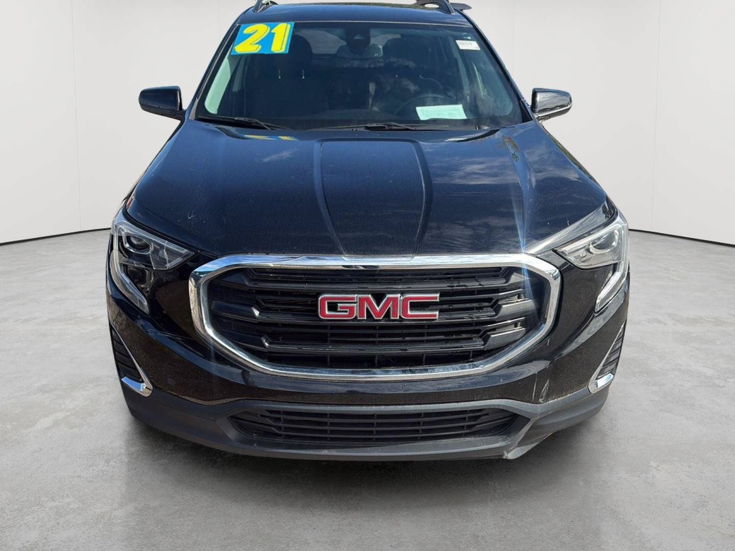 Used 2021 GMC Terrain SLE w/ Driver Convenience Package FWD image 2