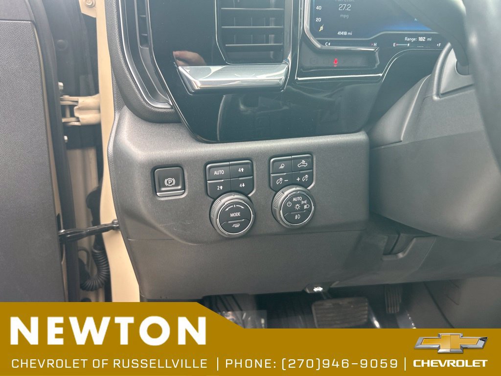Used 2022 Chevrolet Silverado 1500 LT Trail Boss w/ LT Trail Boss Premium Package AWD/4WD image 7