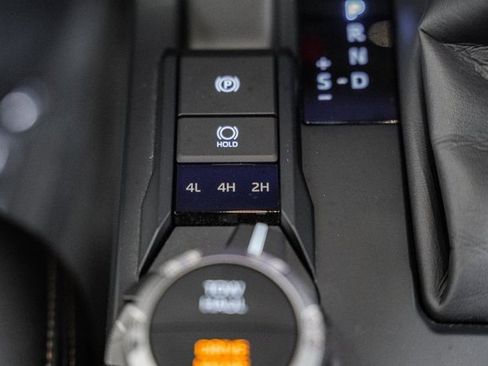 Used 2024 Toyota Tacoma Limited w/ Limited Package (LT) image 29