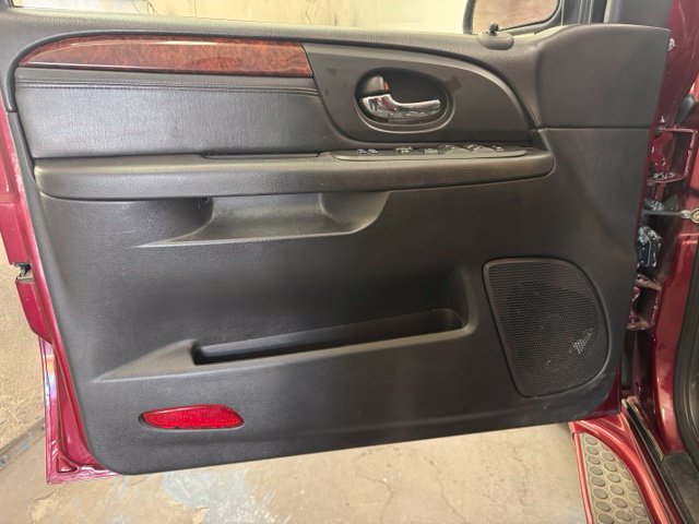 Used 2008 GMC Envoy Denali w/ Sun And 6-Disc Cd Package AWD/4WD image 18