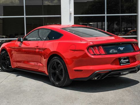 Used 2020 Ford Mustang Coupe RWD image 11