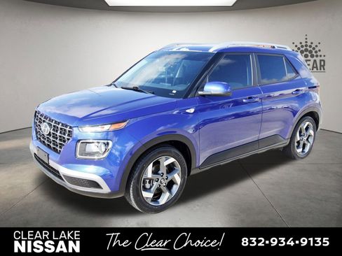Used 2023 Hyundai Venue SEL image 3