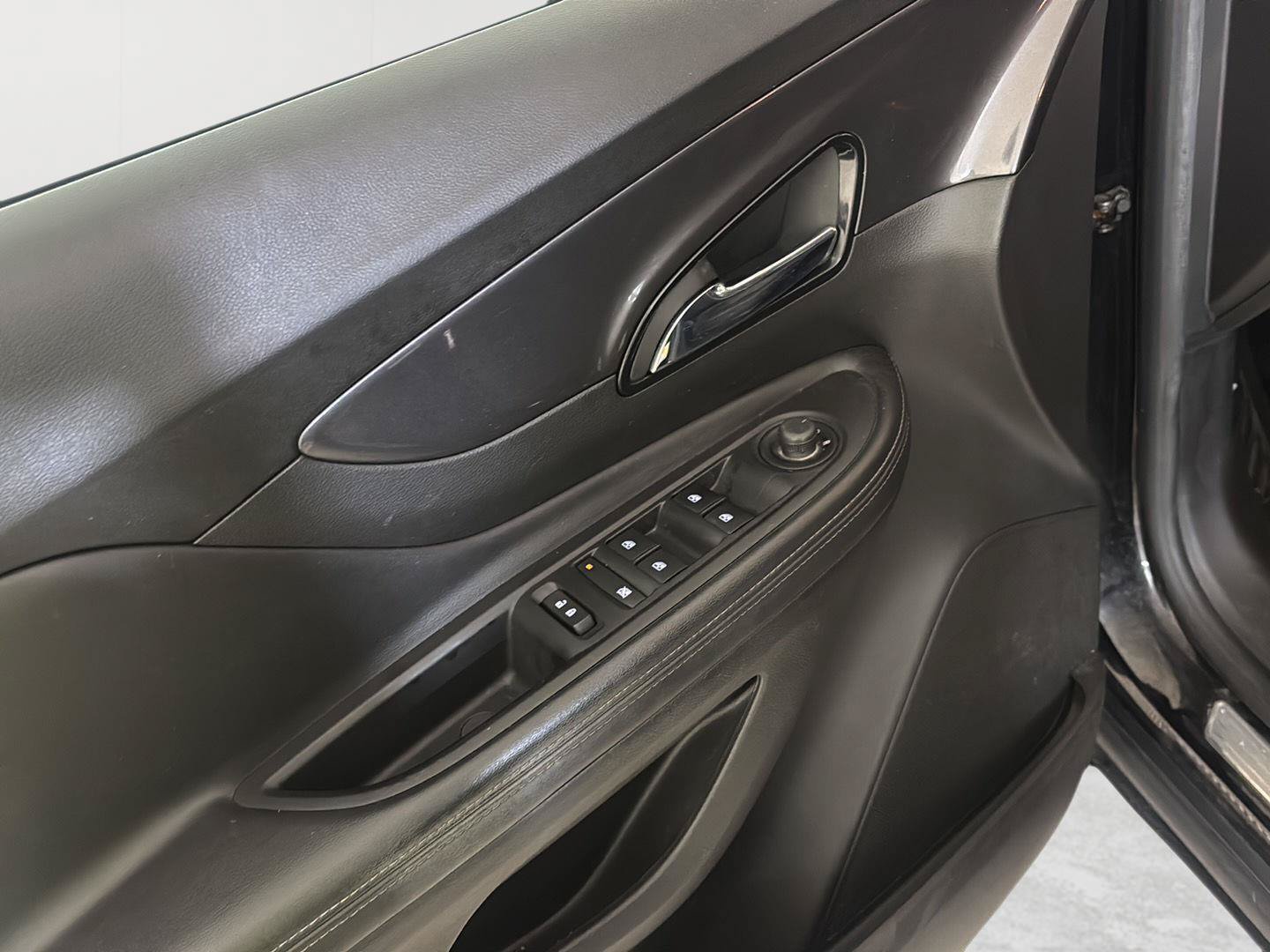 Used 2019 Buick Encore Preferred AWD/4WD image 13