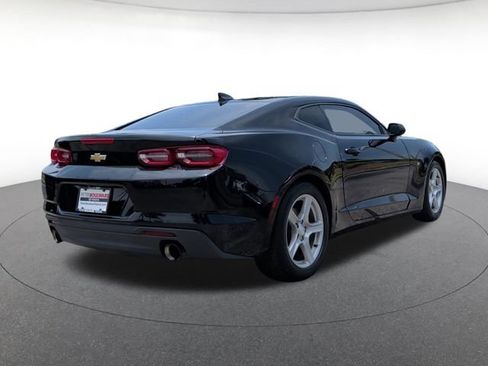 Used 2022 Chevrolet Camaro LT RWD image 5