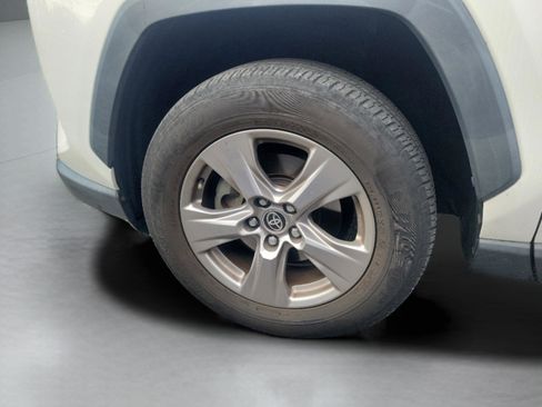 Used 2022 Toyota RAV4 XLE image 30