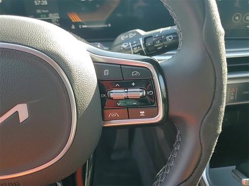 Certified 2025 Kia Sorento S image 15