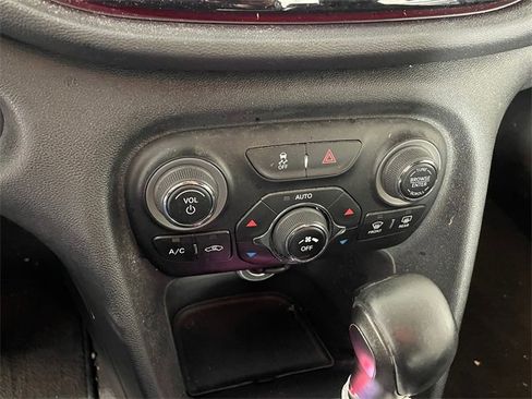 Used 2013 Dodge Dart Limited w/ Technology Group image 8