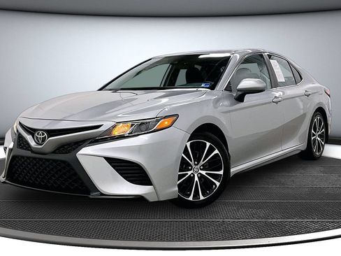 Used 2020 Toyota Camry SE AWD/4WD image 3
