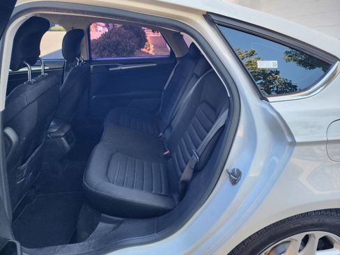 Used 2013 Ford Fusion SE image 22