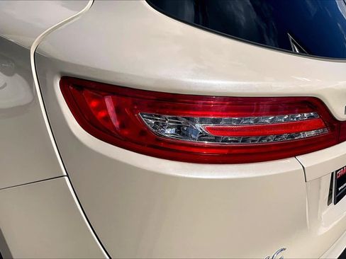 Used 2018 Lincoln MKC Select w/ Select Plus Package image 28