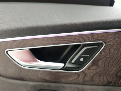 Used 2019 Audi Q8 Prestige image 34