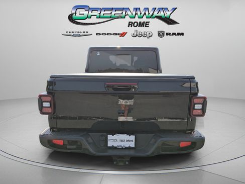 Used 2021 Jeep Gladiator Overland AWD/4WD image 5