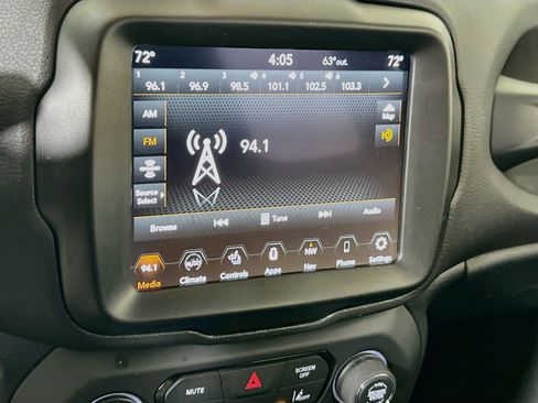 Used 2022 Jeep Renegade Latitude w/ Convenience Group AWD/4WD image 15