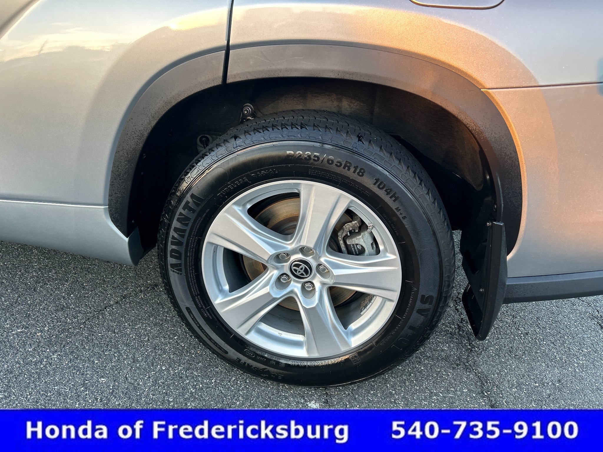 Used 2023 Toyota Highlander LE FWD image 36