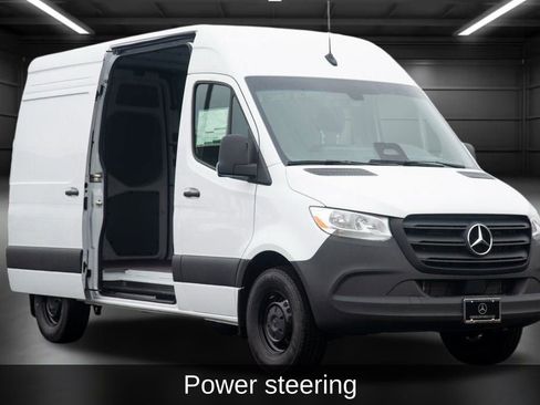 Used 2025 Mercedes-Benz Sprinter 2500 image 9
