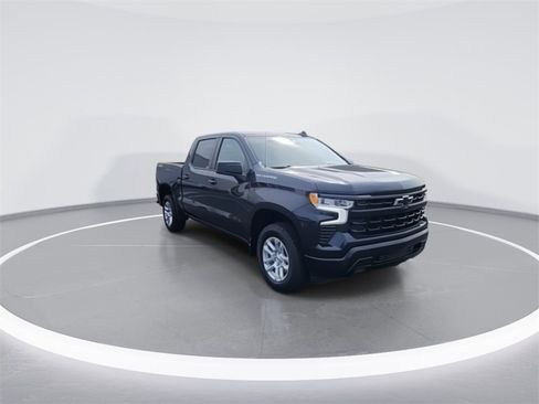Used 2022 Chevrolet Silverado 1500 RST image 2