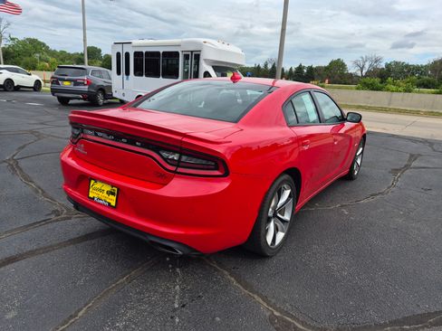 Used 2016 Dodge Charger R/T RWD image 8