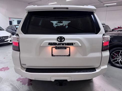 Used 2014 Toyota 4Runner SR5 RWD image 4