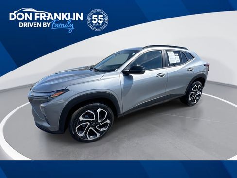 Used 2025 Chevrolet Trax RS w/ Sunroof Package image 1