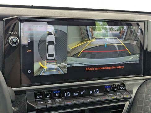 Used 2025 Toyota Camry XLE w/ Premium Plus Package image 19