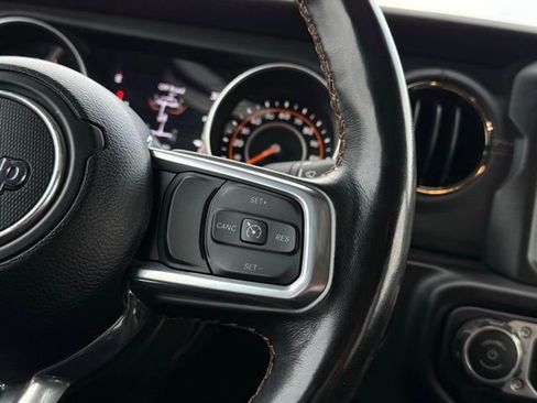 Used 2023 Jeep Gladiator Overland image 10