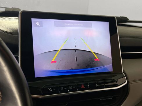 Used 2022 Jeep Compass Limited w/ Sun and Sound Group image 13