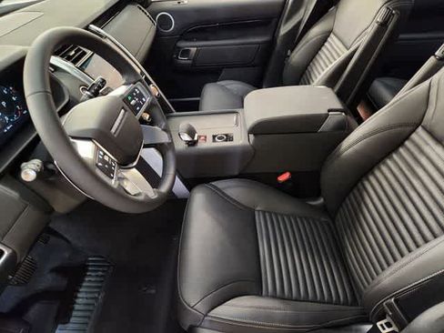 New 2026 Land Rover Discovery S AWD/4WD image 13