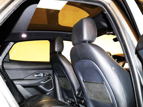 Used 2020 Jaguar E-PACE SE image 70