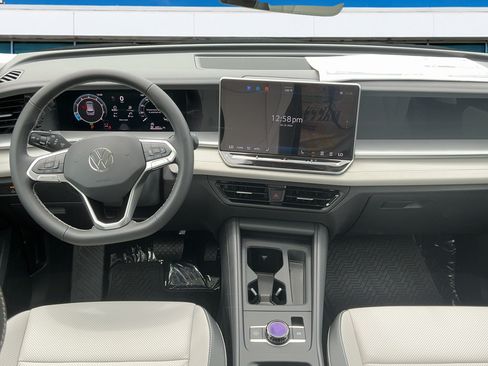 New 2026 Volkswagen Tiguan SE AWD/4WD image 17