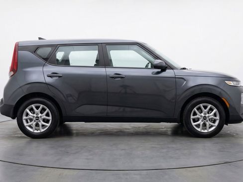 Used 2025 Kia Soul LX w/ LX Technology Package image 11